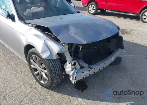 2018 Chrysler 300 Limited Awd from USA, damaged, VIN 2C3CCAKG7JH165341